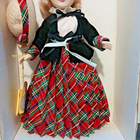 Vintage Effanbee Doll, 1154 Robyn - Picture 4 of 8